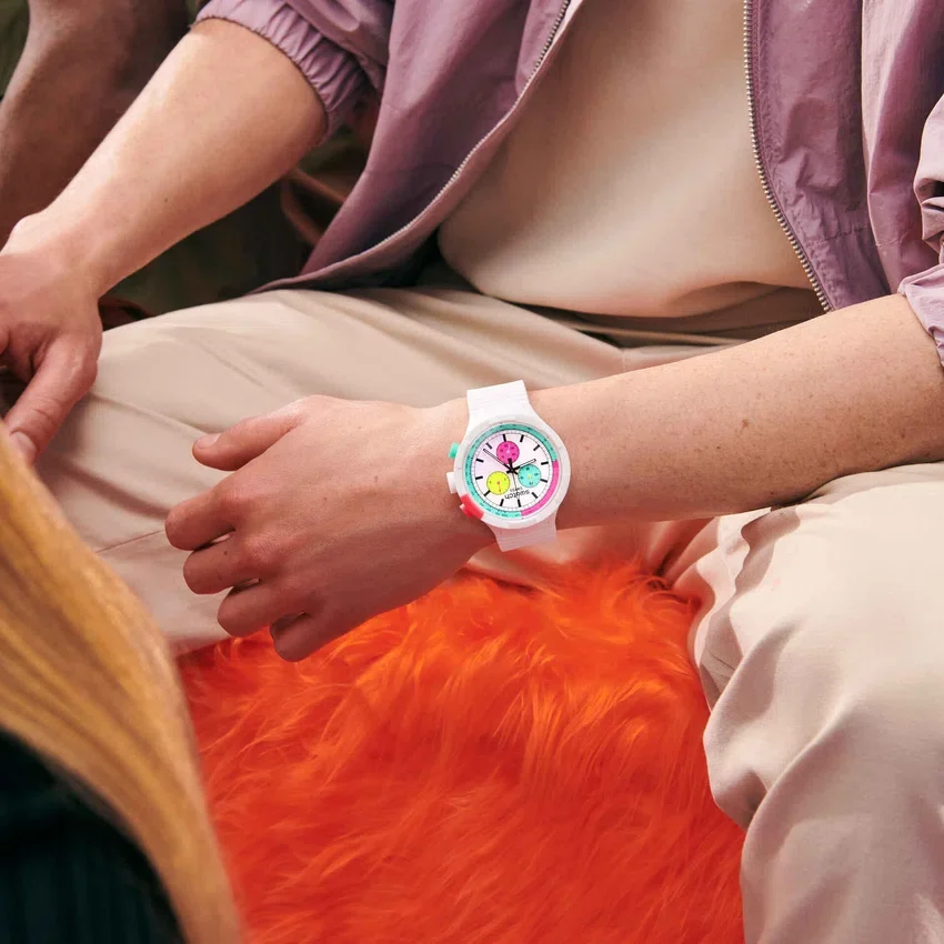 Descubre la pureza del Neon con Swatch